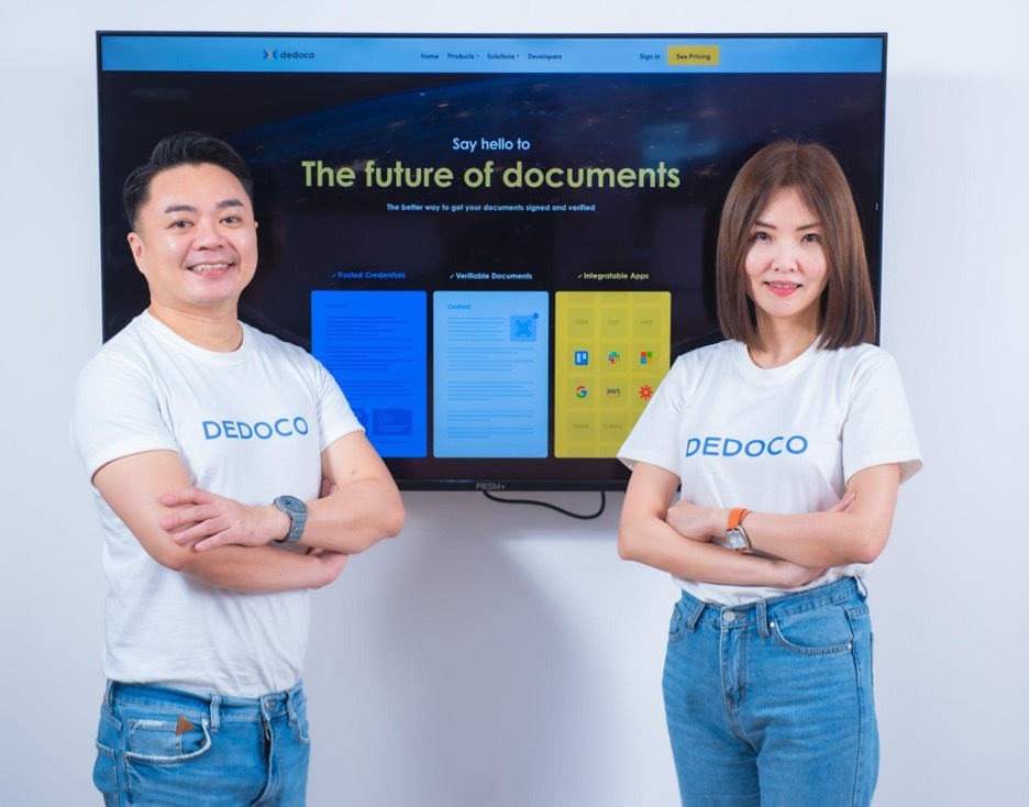 (From left to right: Dr Ernie Teo and Daphne Ng)