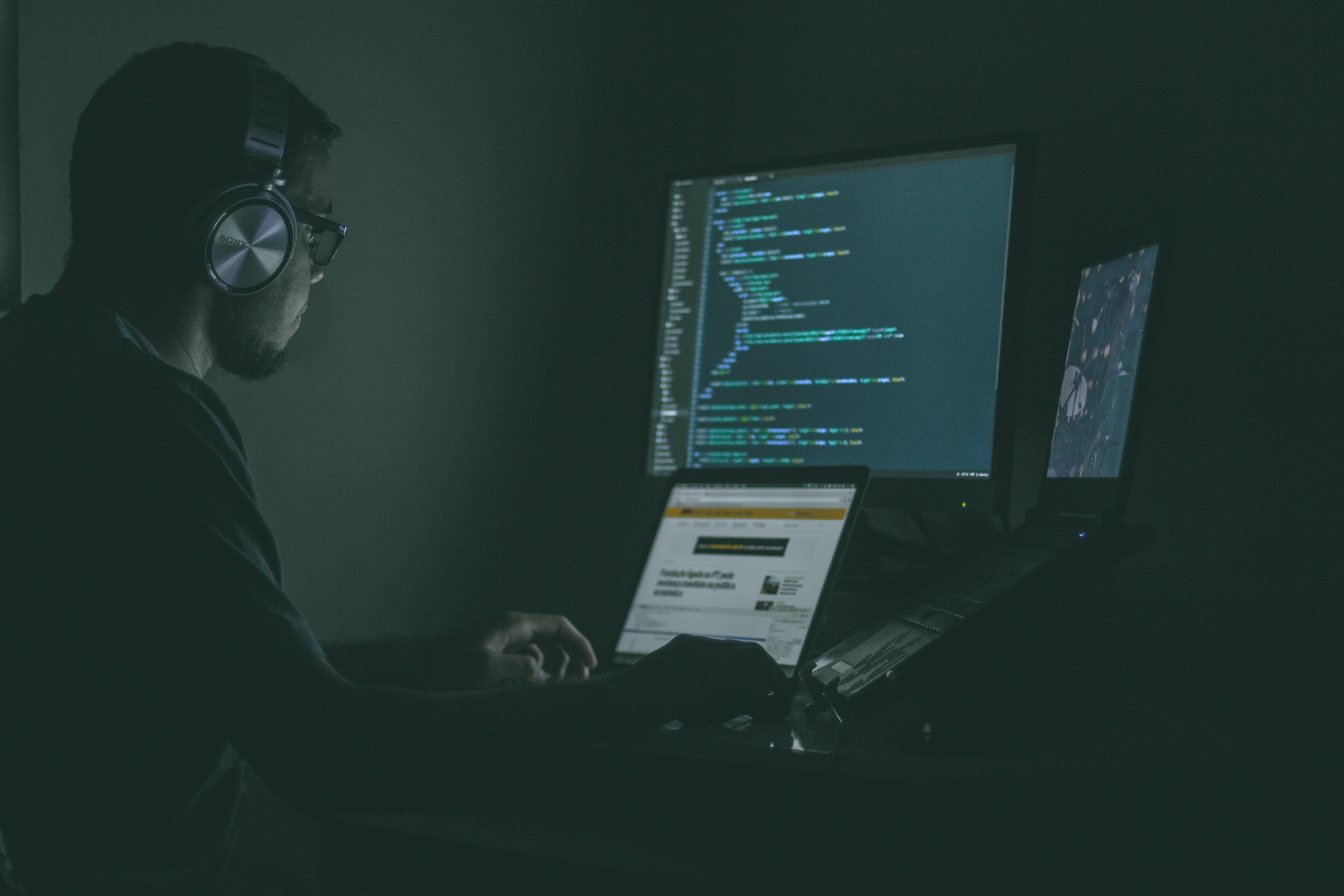 Mitigate risks of document interference with Dedoco